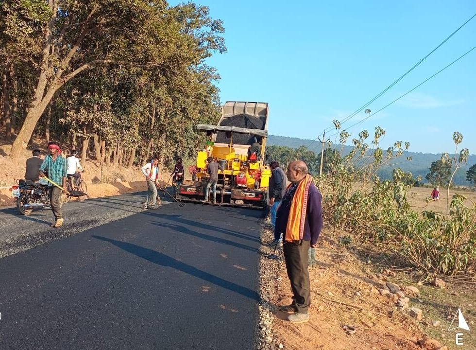 जशपुर के विकास को मिल रही नई उड़ान, तीव्र गति से विकास कार्यों की हो रही शुरुआत